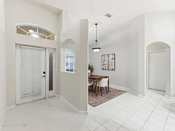 3rd image of 3138 Arden Cir
