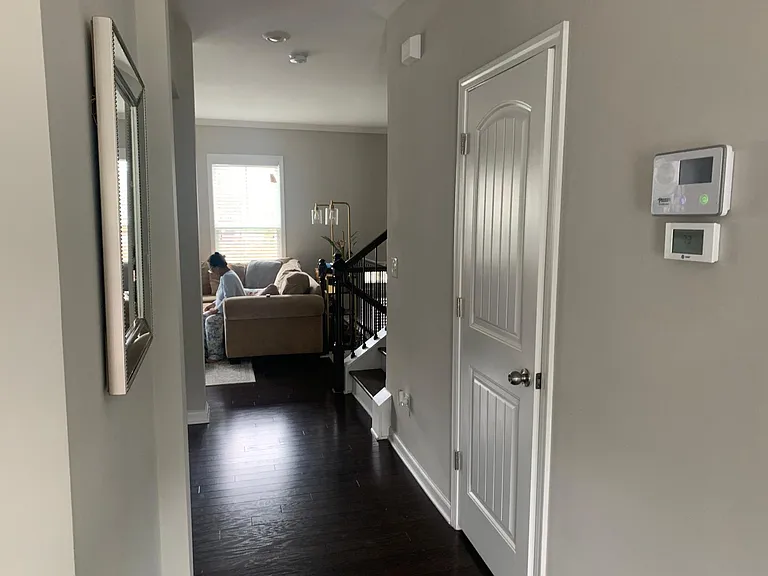 701 Sunset Park Dr — Photo 5