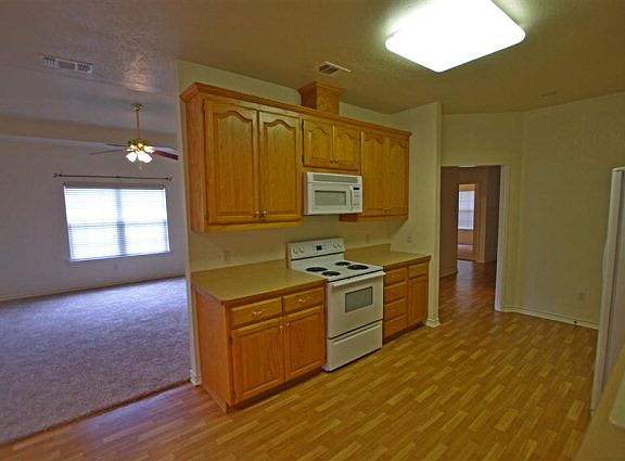 4th image of 141 Greenway Dr
