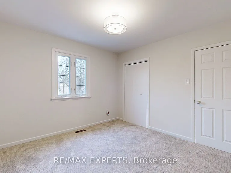 187 Cassandra Blvd — Photo 28