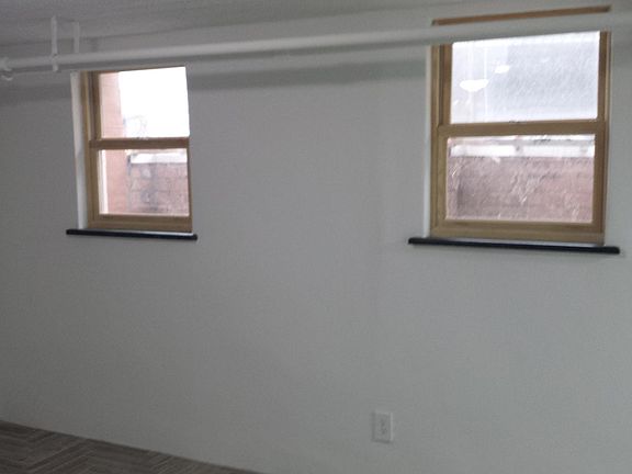 4th image of 834 N Clarkson St APT 11