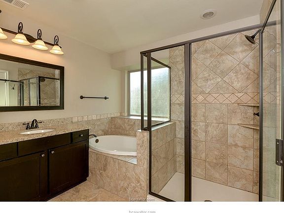 5th image of 4109 Muncaster Ln