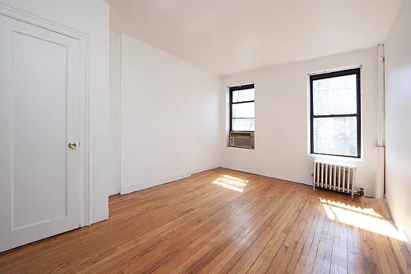 Rented by R New York | media 8