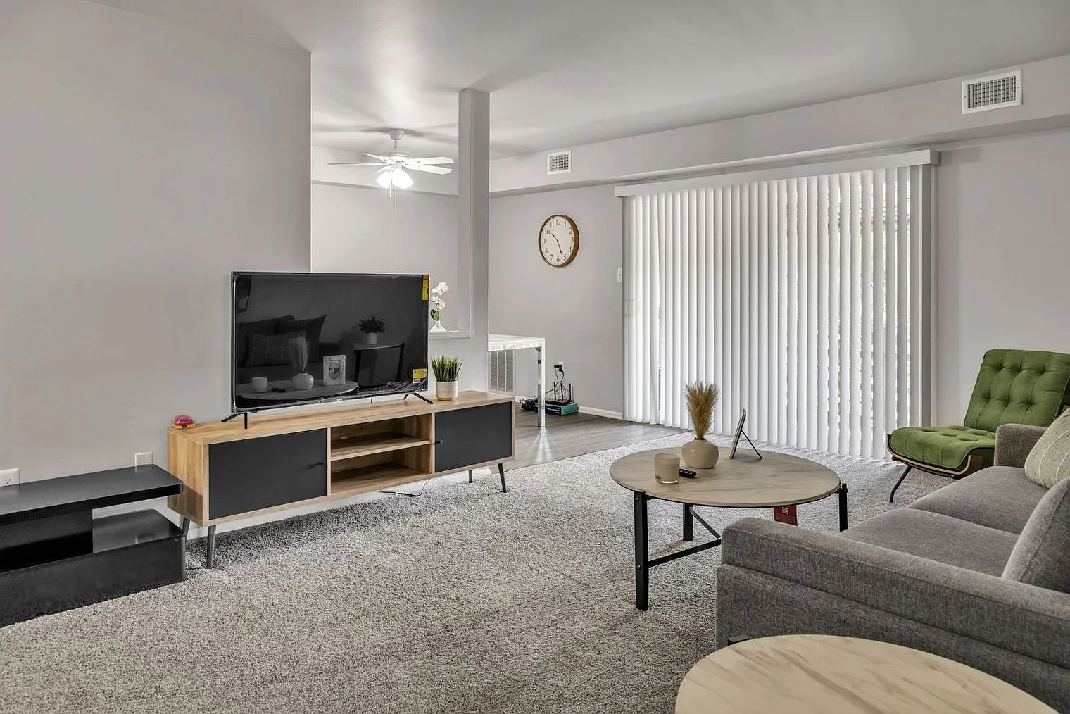 2 bed, 2.0 bath, 990 sqft, $3,193 — Photo 2