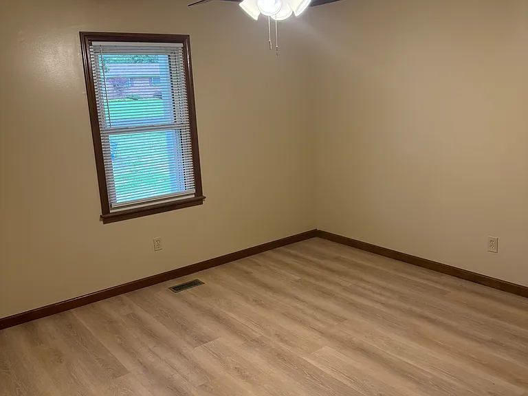 1722 Maple Ln — Photo 11
