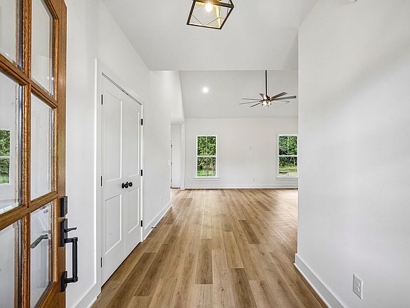 5th image of 1300 Vickie Ln
