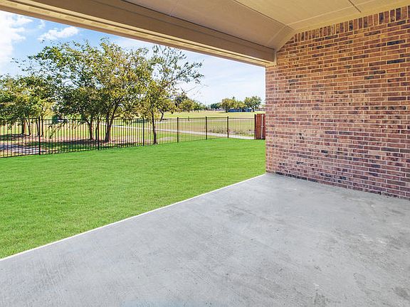 3rd image of 2410 Llano Dr