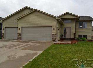1405 E 69th St N, Sioux Falls, SD 57104