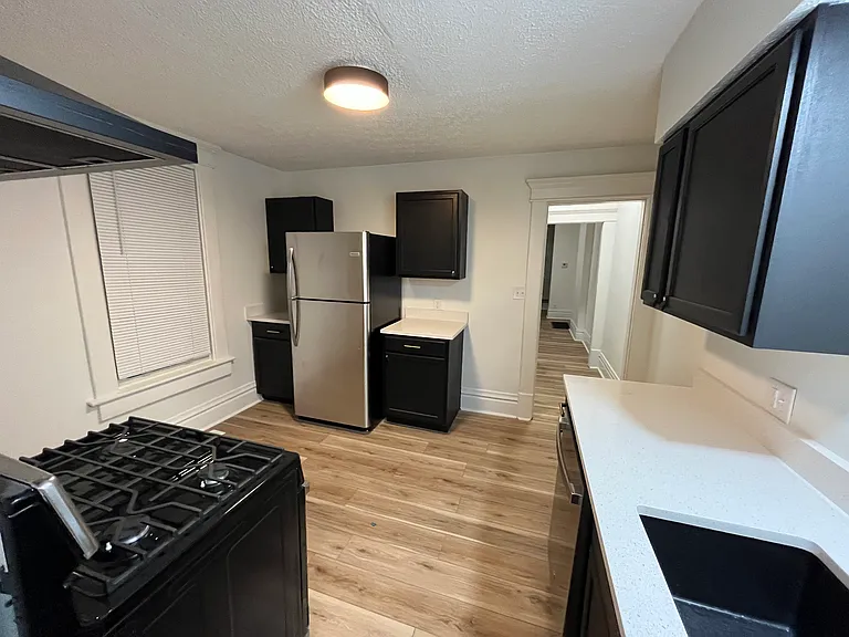 88 Hawkes Ave — Photo 6