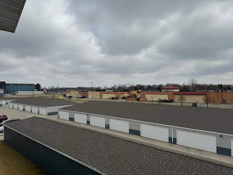 West Lake III Apartments — Photo 144