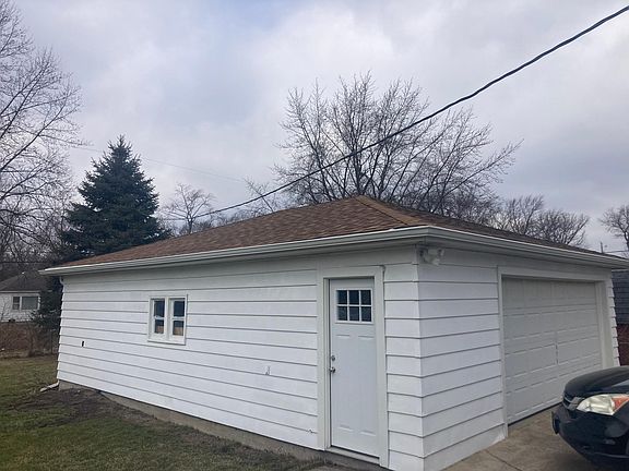 4th image of 8404 Taft St