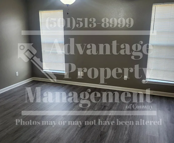 2740 York Ln — Photo 10