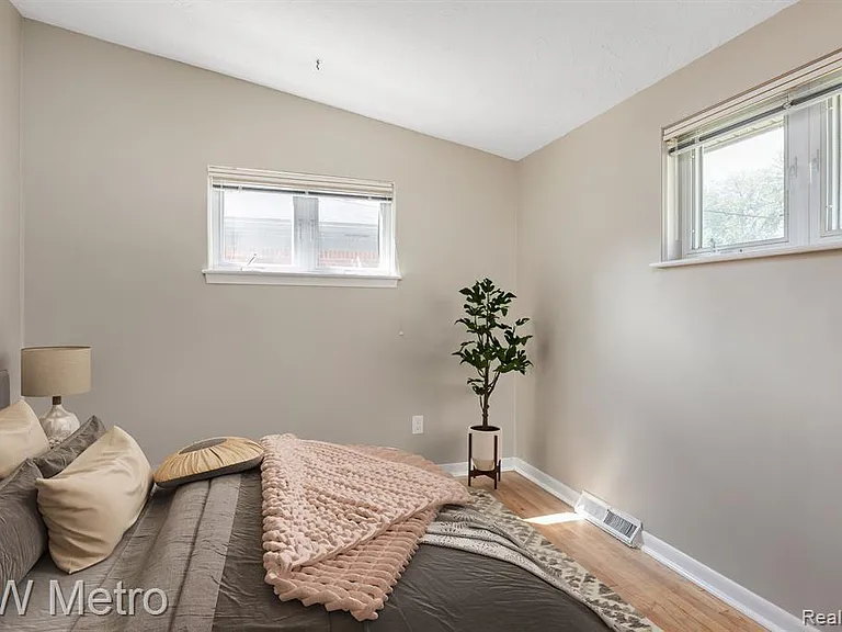 320 W La Salle Ave — Photo 6