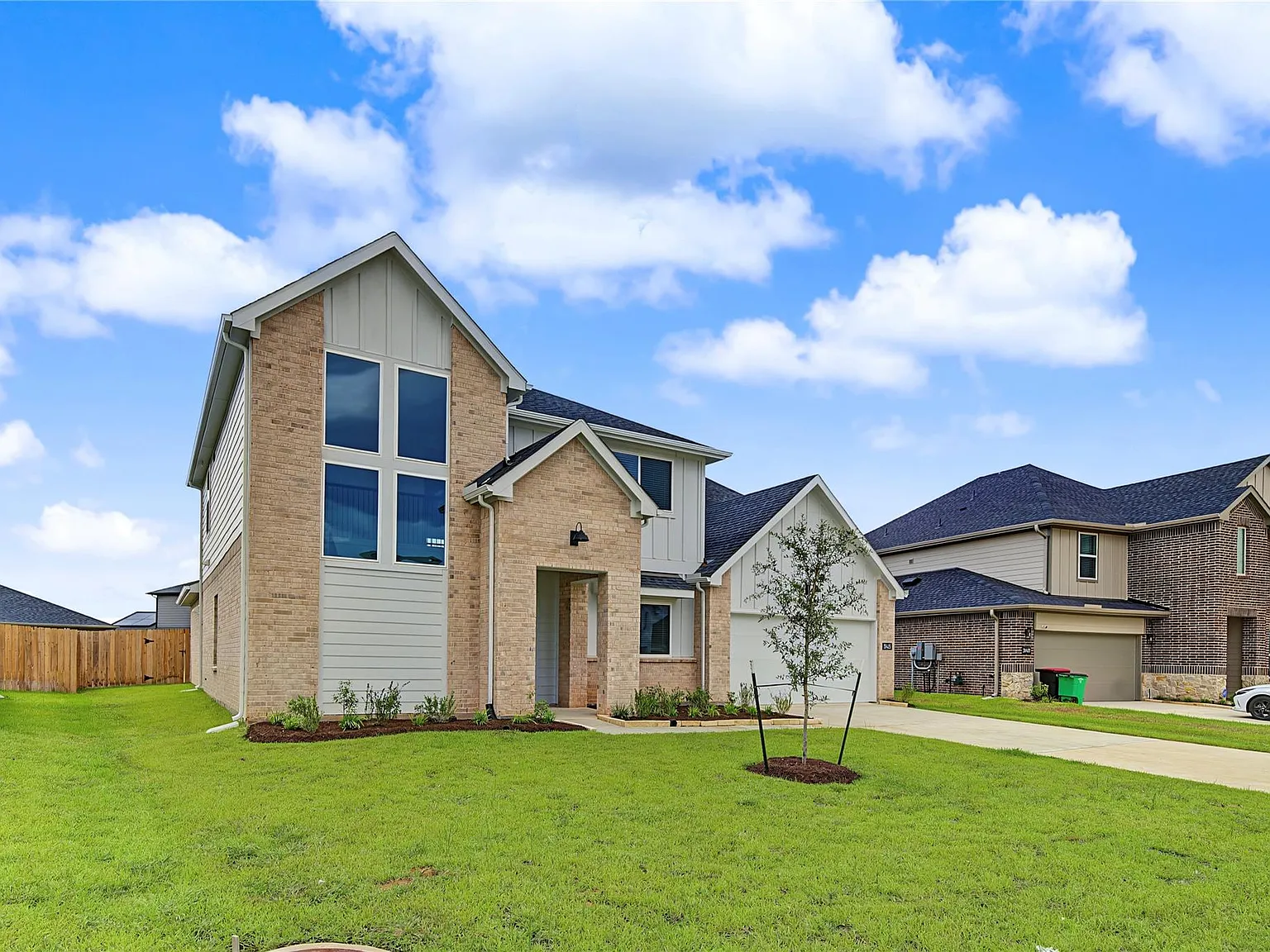 4 bed, 3.0 bath, 3188 sqft, $3,000 — Photo 2