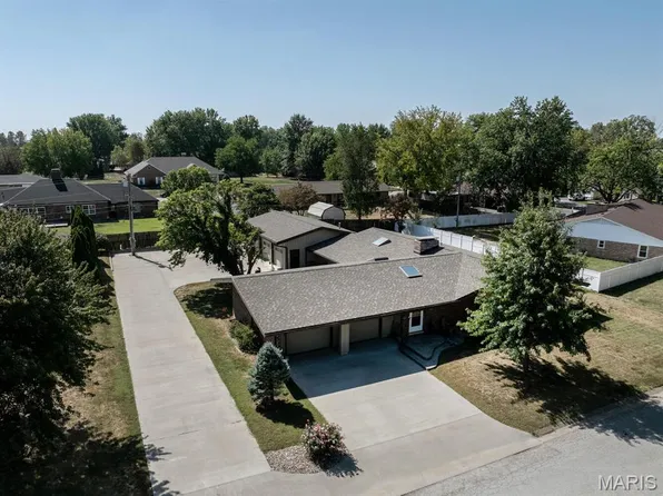 317 Johnson Pl, Palmyra, MO 63461