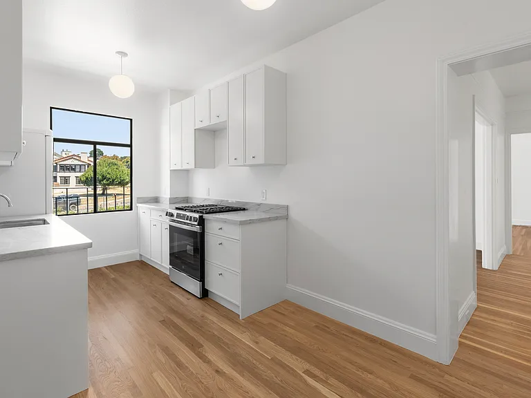 3260 Gough St #101 — Photo 8