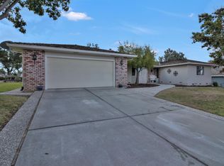 820 Lanini Dr, Hollister, CA 95023