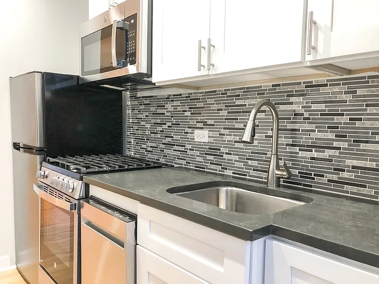 1445-47 W. Carmen Ave. — Photo 10
