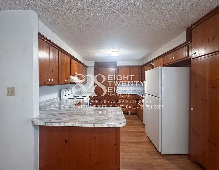 503 E Maple St — Photo 11