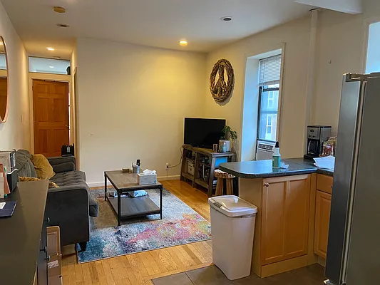 Rented by Chartwell Manhattan Realty | media 1