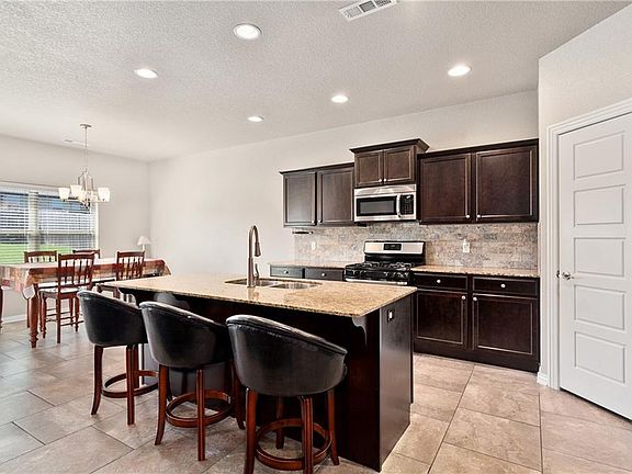 4th image of 520 Keswick Dr