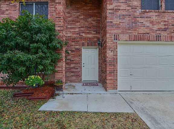 2nd image of 423 Stone Gate Dr