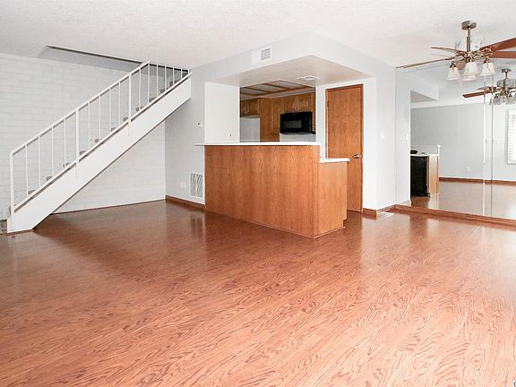 2nd image of 3002 Winfield Ave