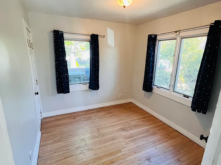E McFarlane Dr — Photo 10