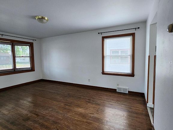 5th image of 2728 Glenwood St