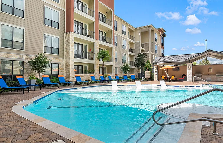 The Residences at Pearland Town Center Apartments — Photo 45