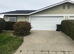 704 Shamrock Ln, Pismo Beach, CA 93449