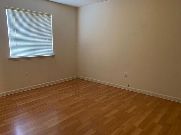 5th image of 85 Derek Dr Unit B