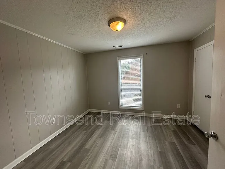 5853A Century Oaks Dr — Photo 6