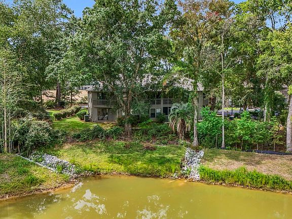 3rd image of 855 Tall Oaks Ct. #B