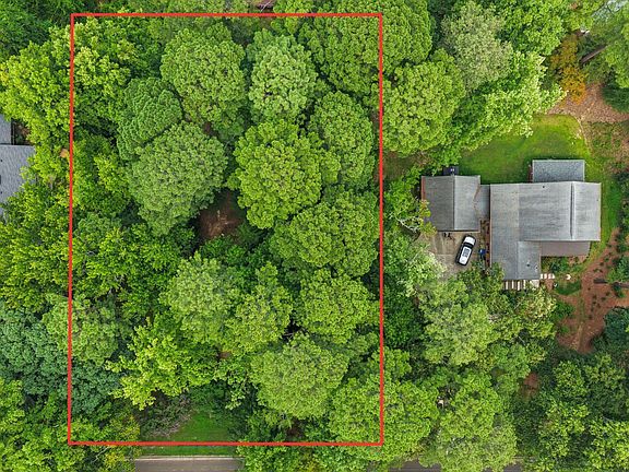 4th image of 3020 Buckingham Rd #32
