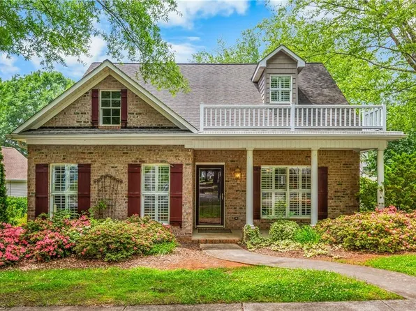 167 Parkview Ln, Bermuda Run, NC 27006