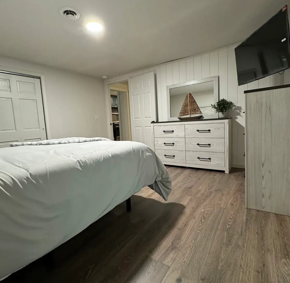 129 W Shore Rd — Photo 3