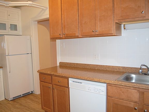 5th image of 1424 W Thome Ave APT Gdn