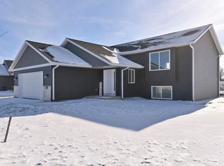 765 El Dorado St SE, Owatonna, MN 55060