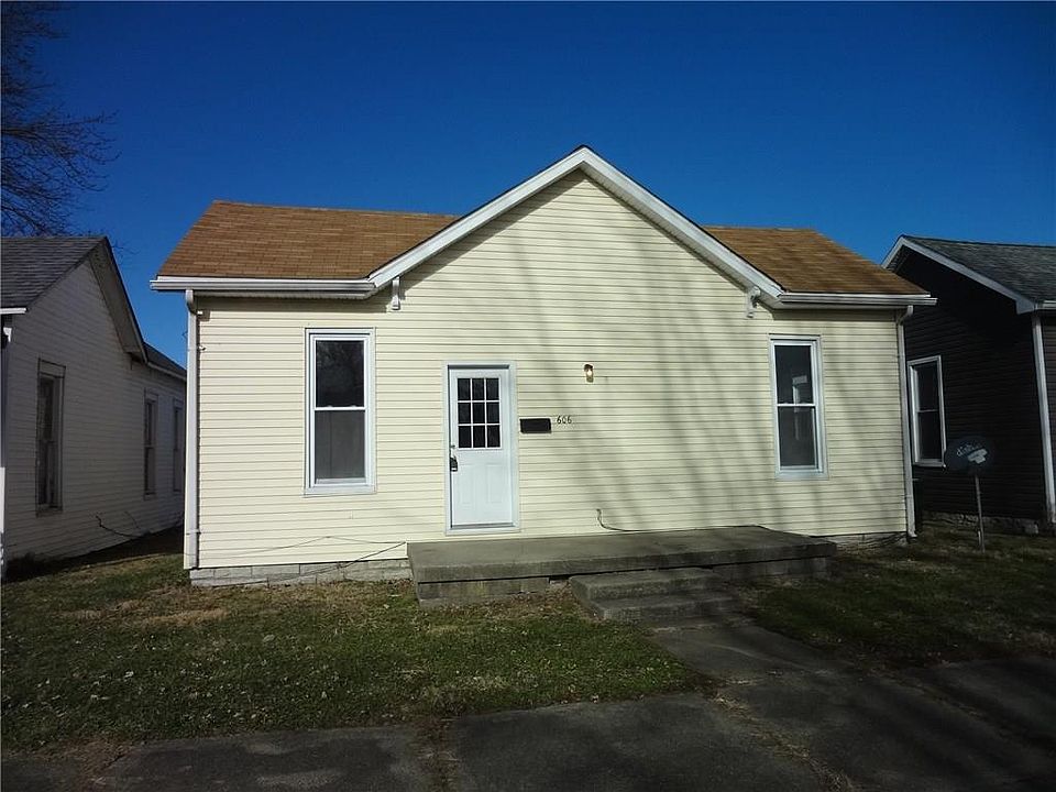 1st image of 606 W Washington St