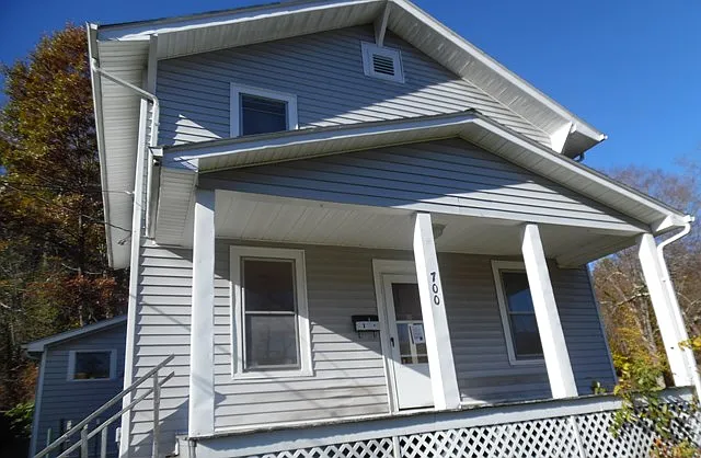 700 Lyndale Ave photo 1