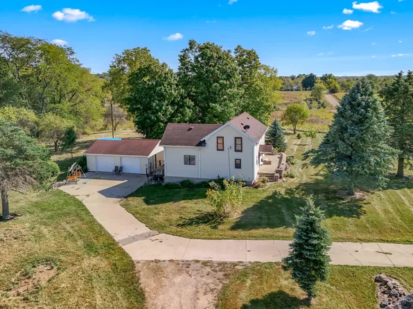 7371 Lake Pleasant Rd S, Osseo, MI 49266