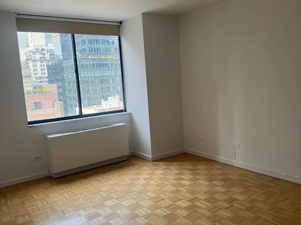 255 East 49th Street image 8 of 14