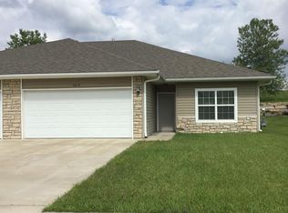 4214 SW Shenandoah Rd, Topeka, KS 66610