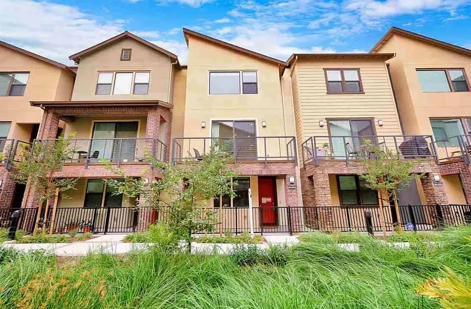 4 bed, 1716 sqft, $1,490 — Photo 2