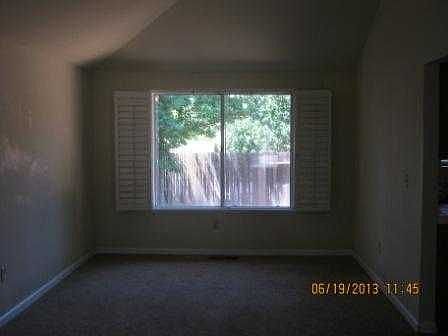 5th image of 320 Grouse Dr
