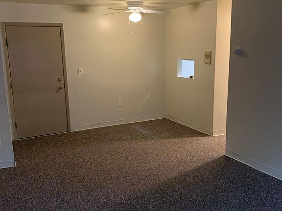 3rd image of 18012 Lake Shore Blvd