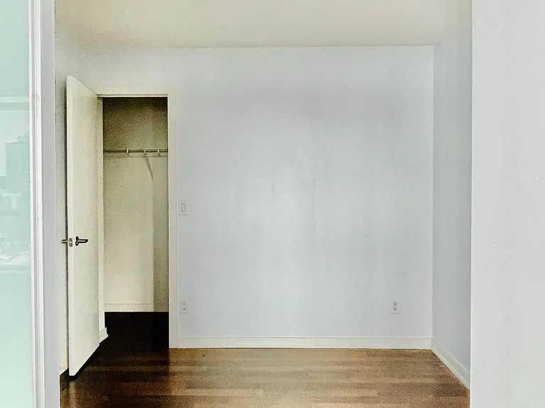 38 Joe Shuster Way #917 — Photo 7
