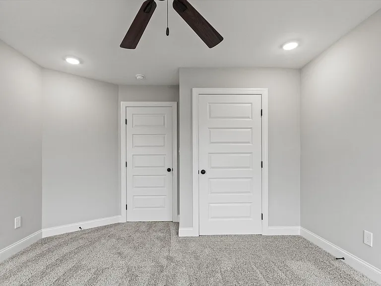 16097 Cohen Dr — Photo 24