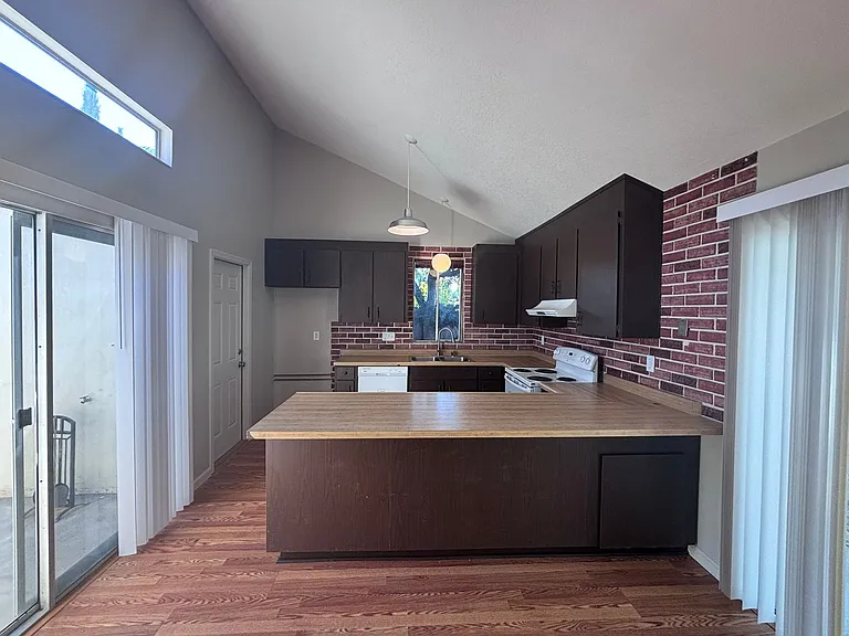 5328 Cedar Grove Cir — Photo 2